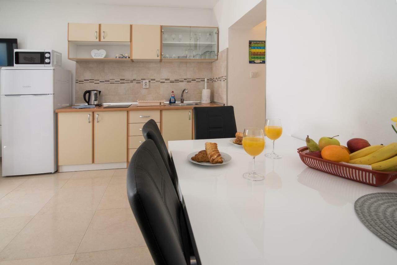 Apartments Braut Krk Кърк Екстериор снимка