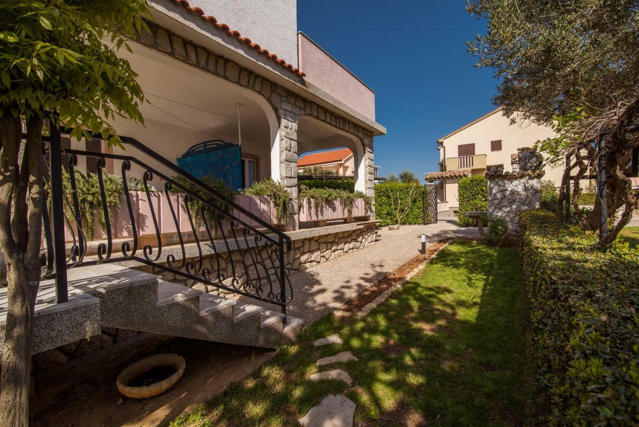 Apartments Braut Krk Кърк Екстериор снимка