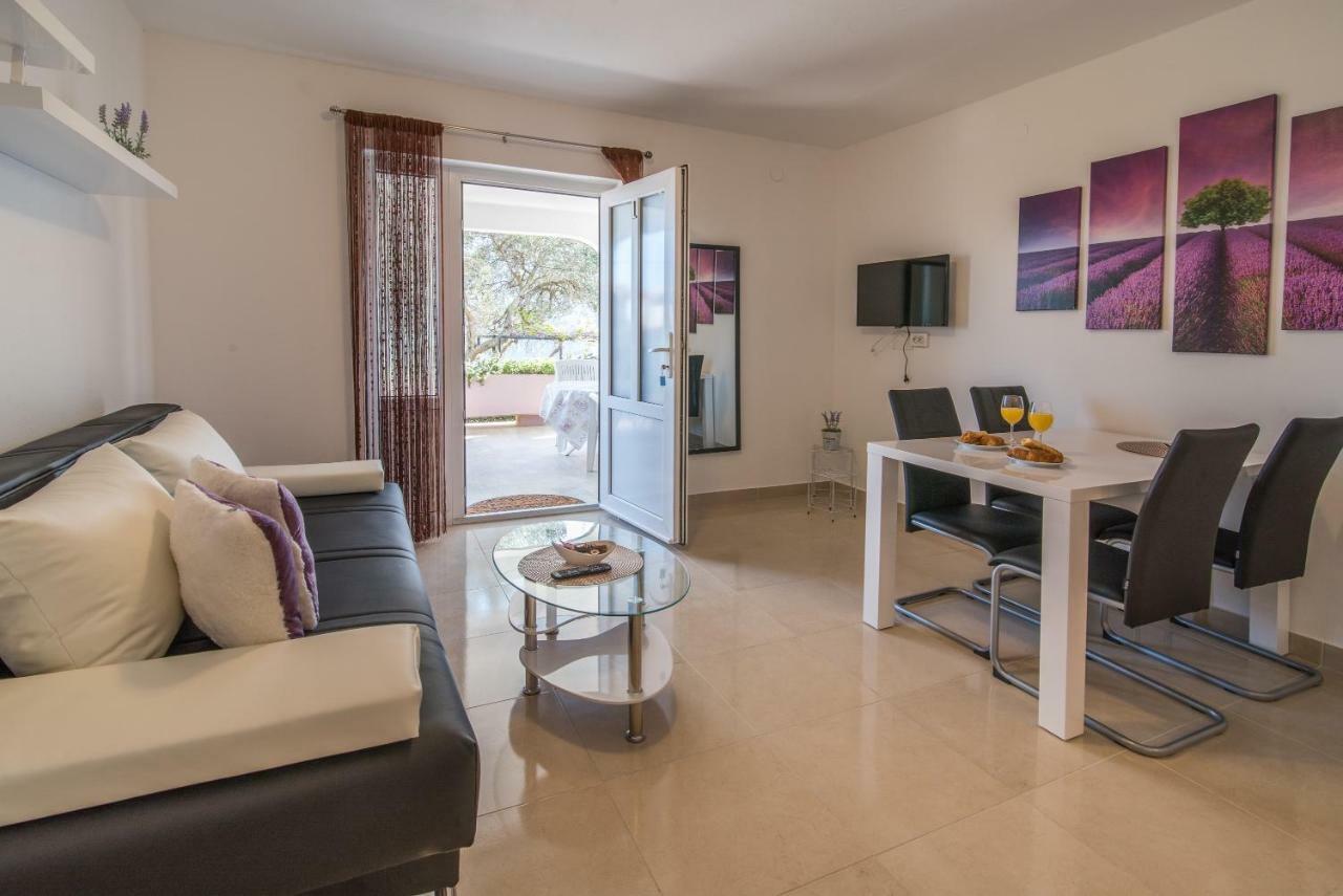 Apartments Braut Krk Кърк Екстериор снимка