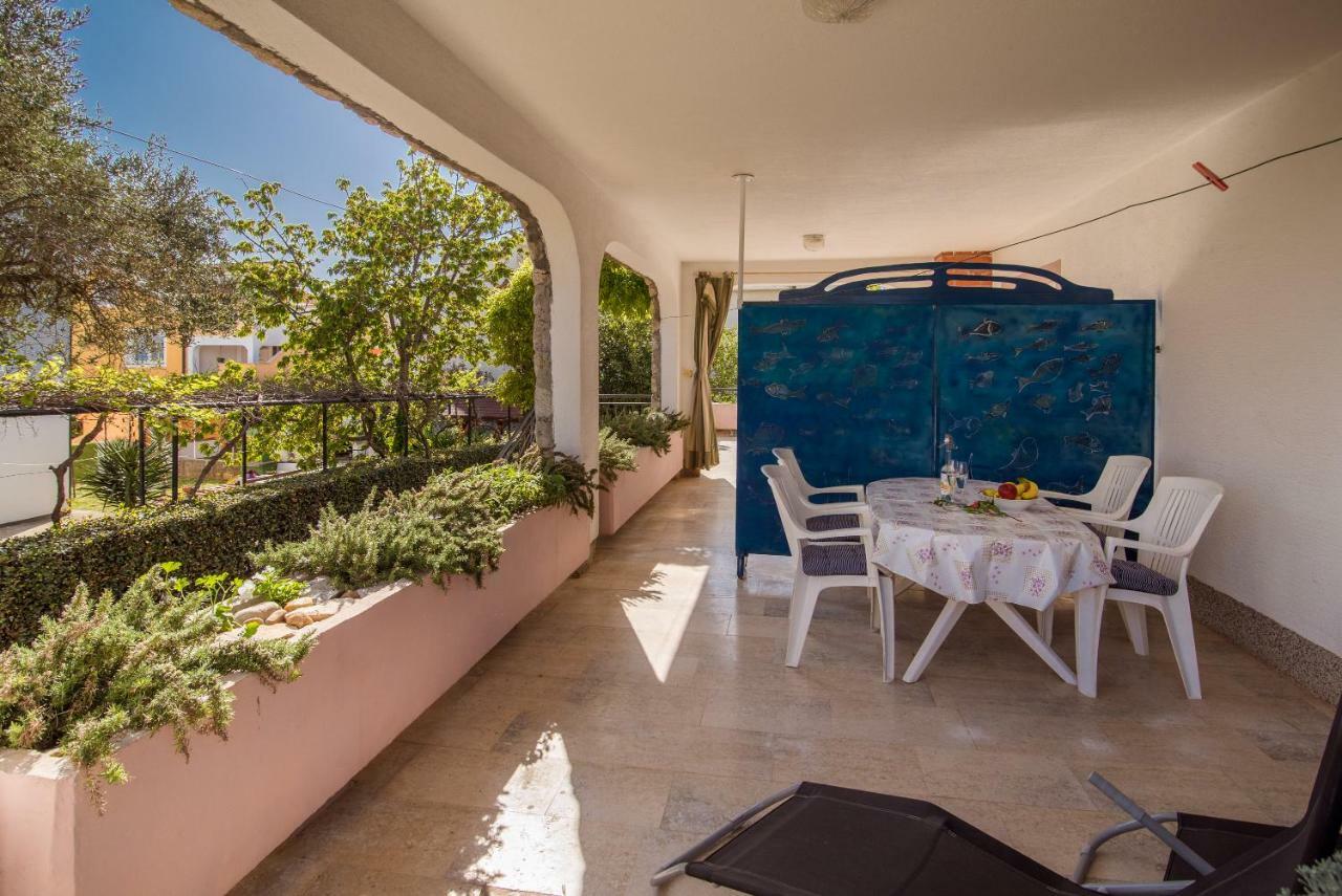 Apartments Braut Krk Кърк Екстериор снимка